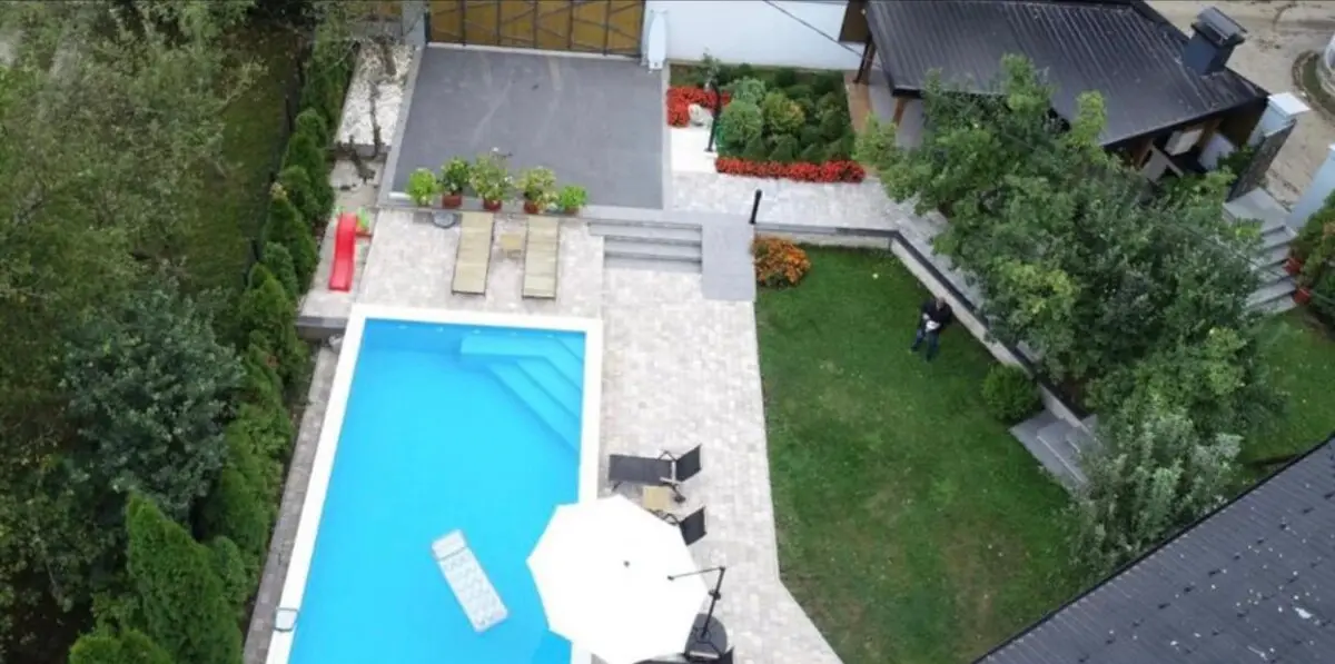 Villa Wood & Green Pool & Spa Residence