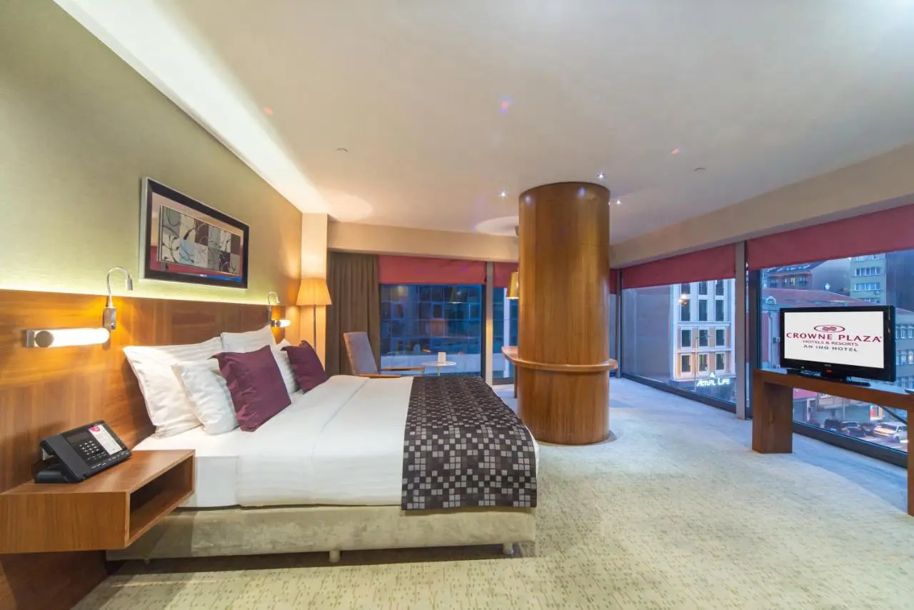 Crowne Plaza Istanbul Harbiye by IHG