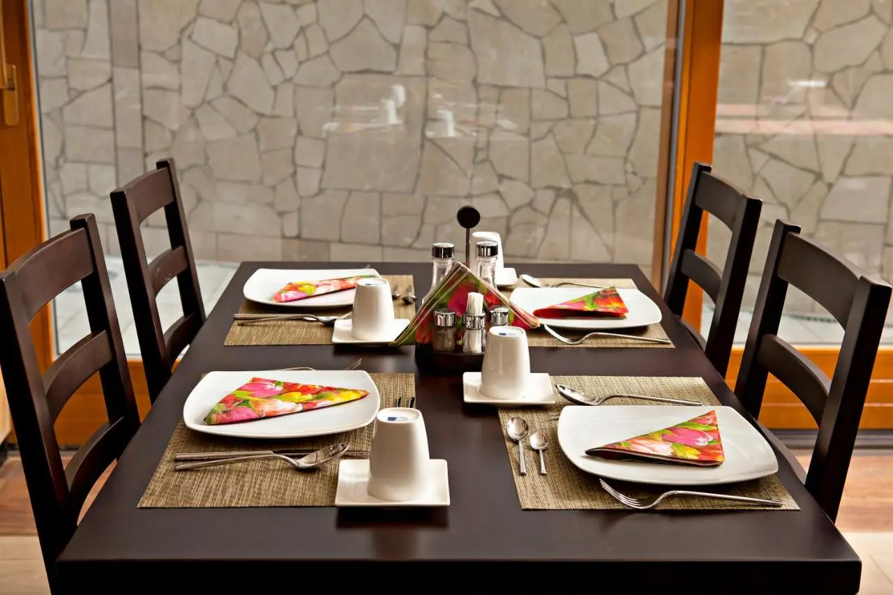 Hotel Aziza