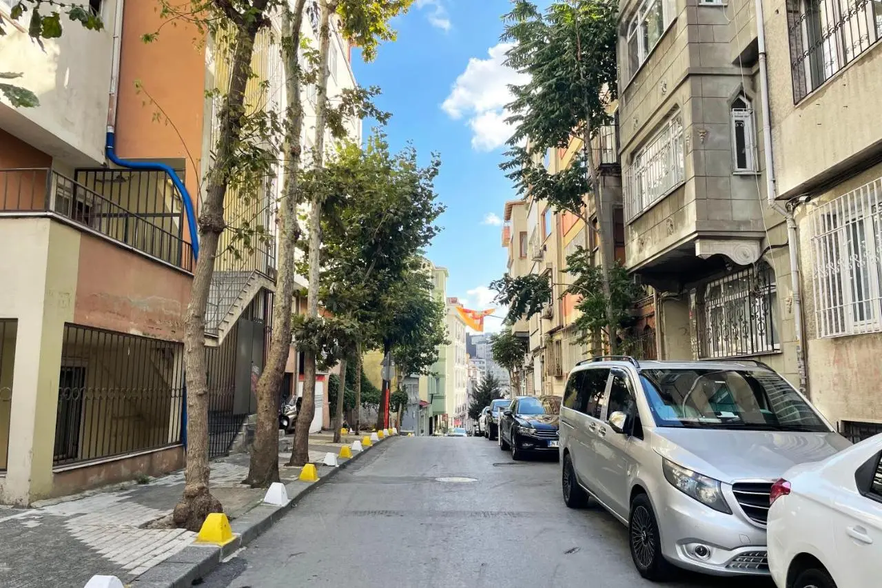 balcony 2BR apt with 2toilet and 2bath near to nişantaşi #3