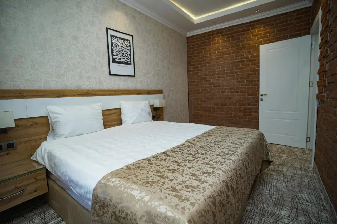 LakeSide Hotel & Spa