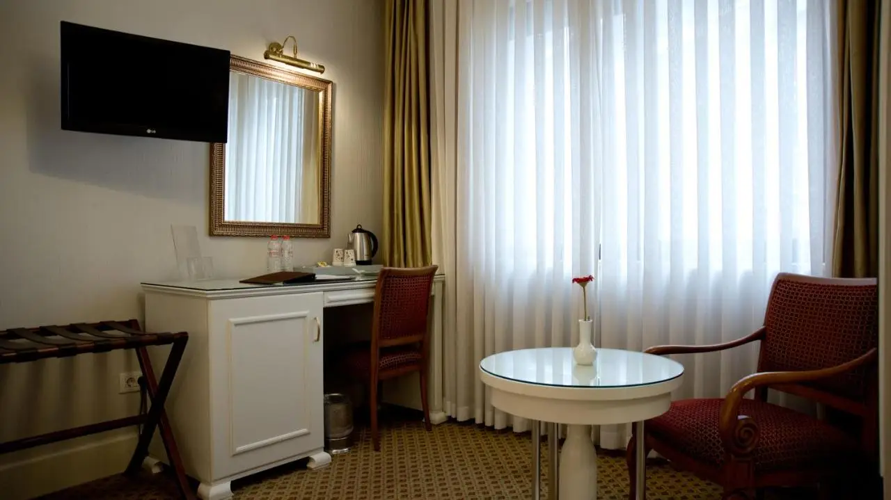 Taksim Metropark Hotel
