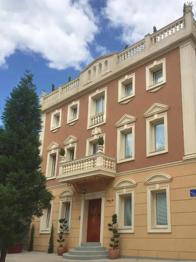 Shangri La Mansion