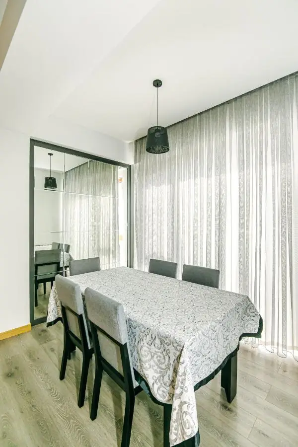 KING Luxury Apartment in Baku