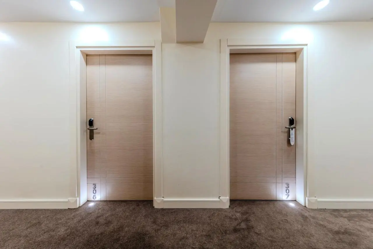 Roys Hotel & Suites