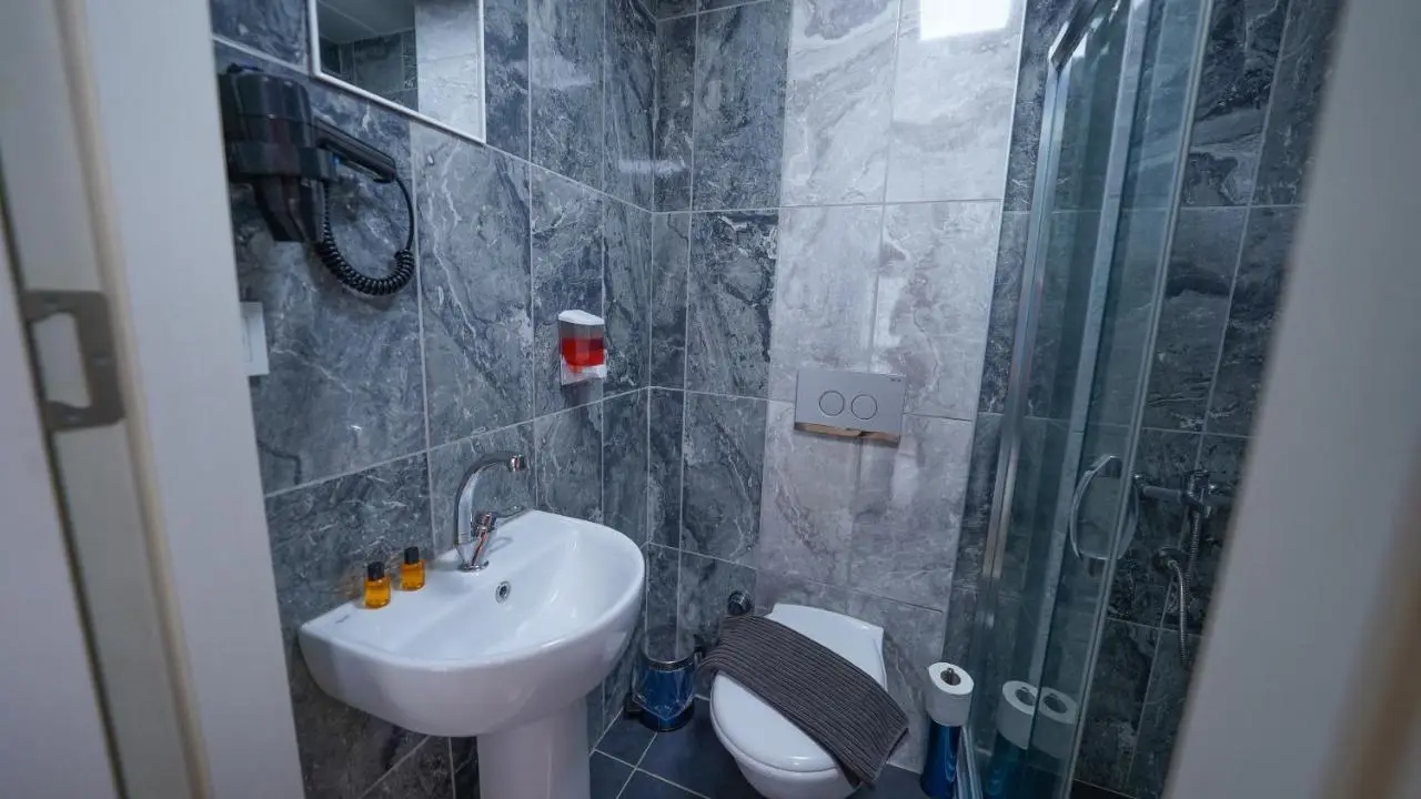 Luka Suit Hotel