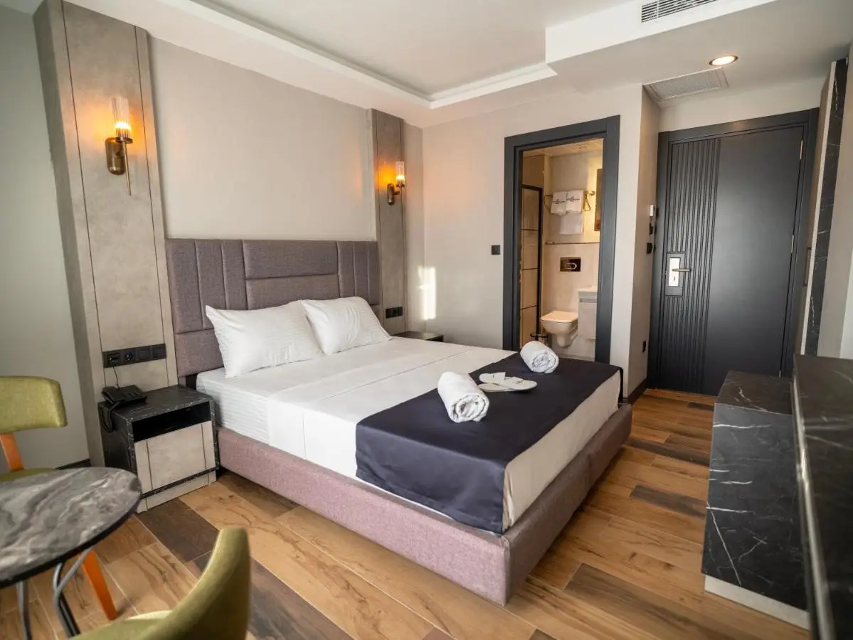 Modernlux Hotel