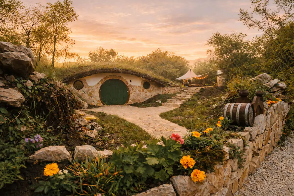Hobbit House Mostar – Magical Underground Stay
