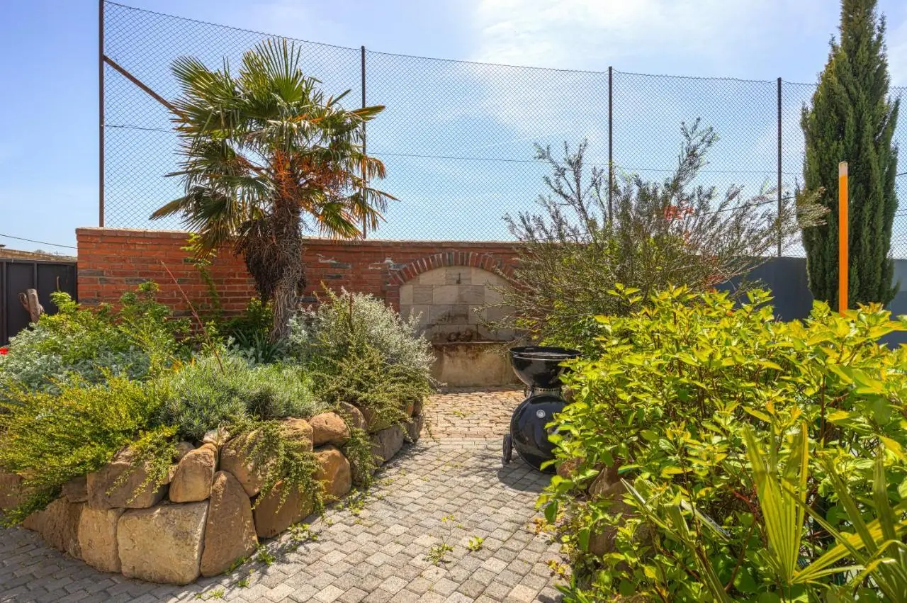 Private Modern Villa with Tennis court