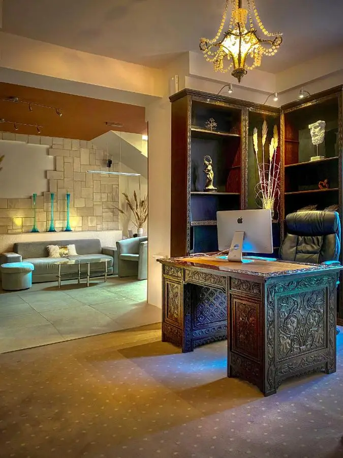 Shangri La Mansion