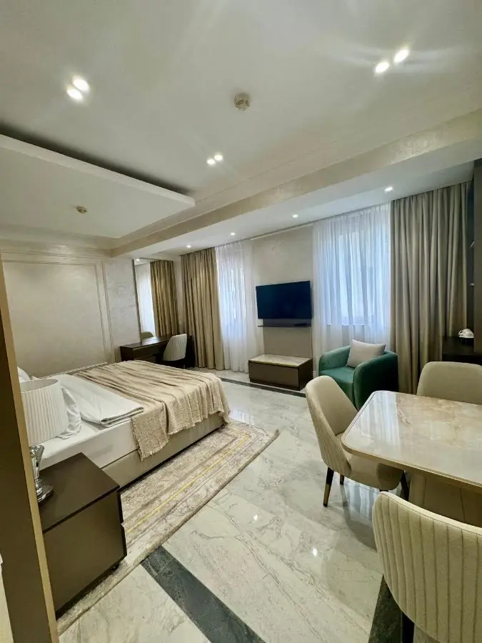Ganjali Plaza Hotel