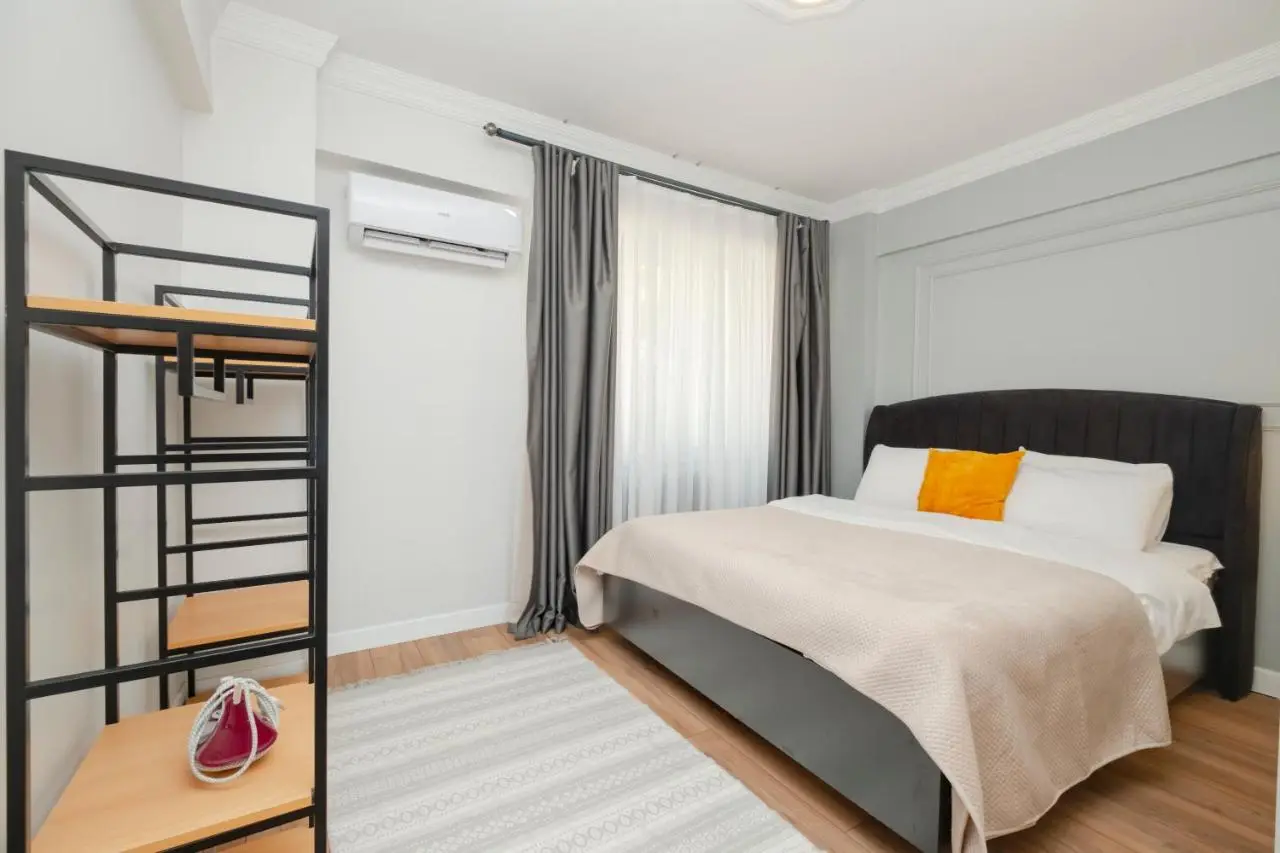 Spacious Sea View Family Suite in Managed Aparthotel with Balcony