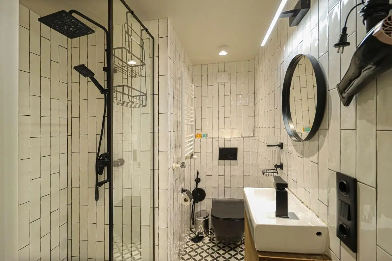 Newly Designed 2BR Apartment In Center-By Wehost