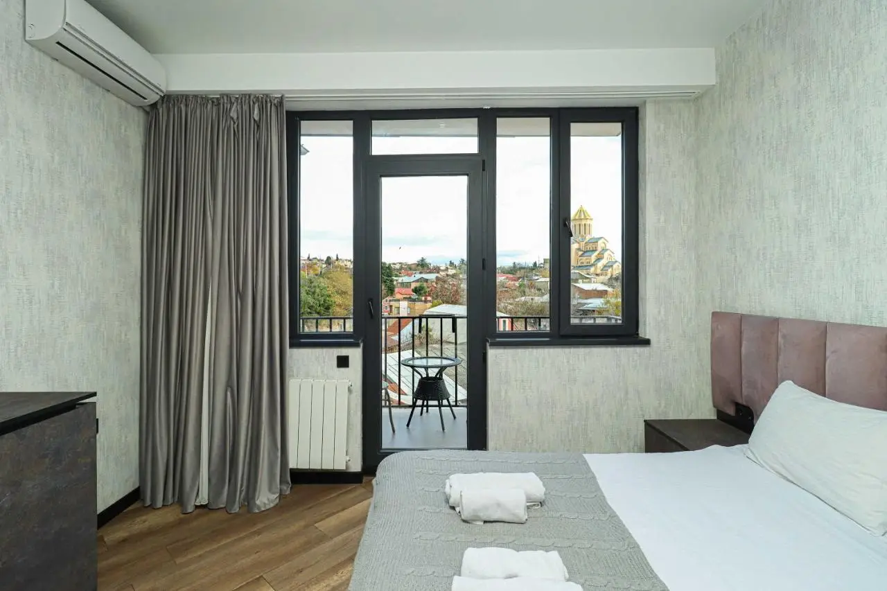 Luxurious 3BR Apartment W Stunning views