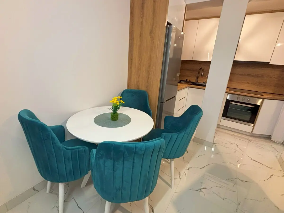 One-Bedroom Apartment with Terrace & Free Parking
