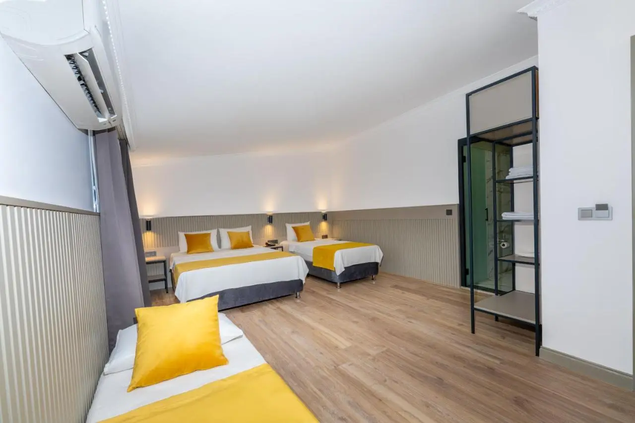 Lemon Hotel