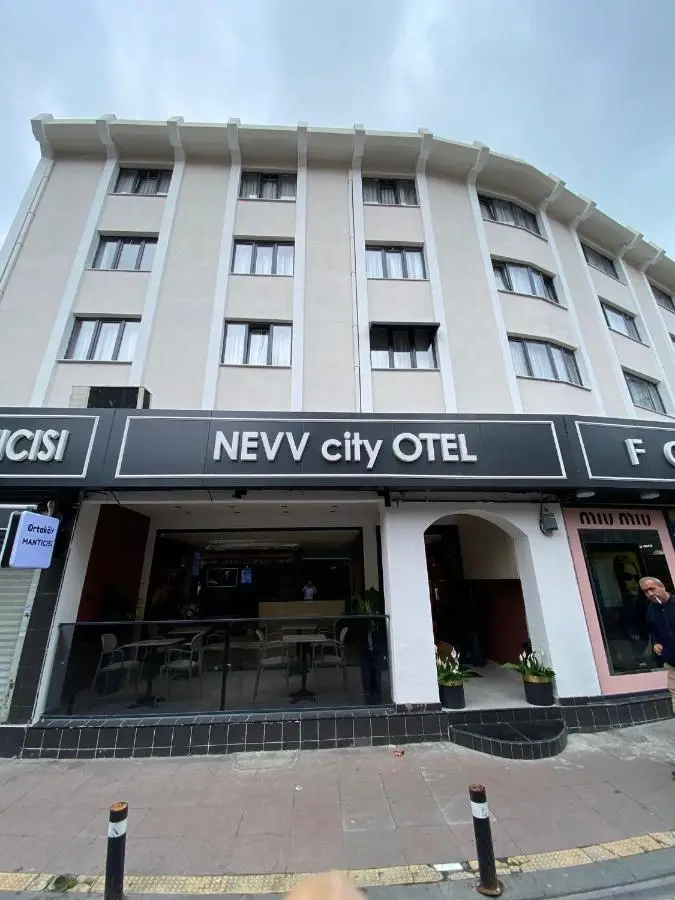 Nevv City Hotel
