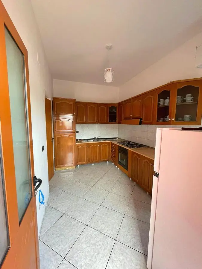 Villa Joli - Spacious Houses with Yard & Parking in Central Vlore