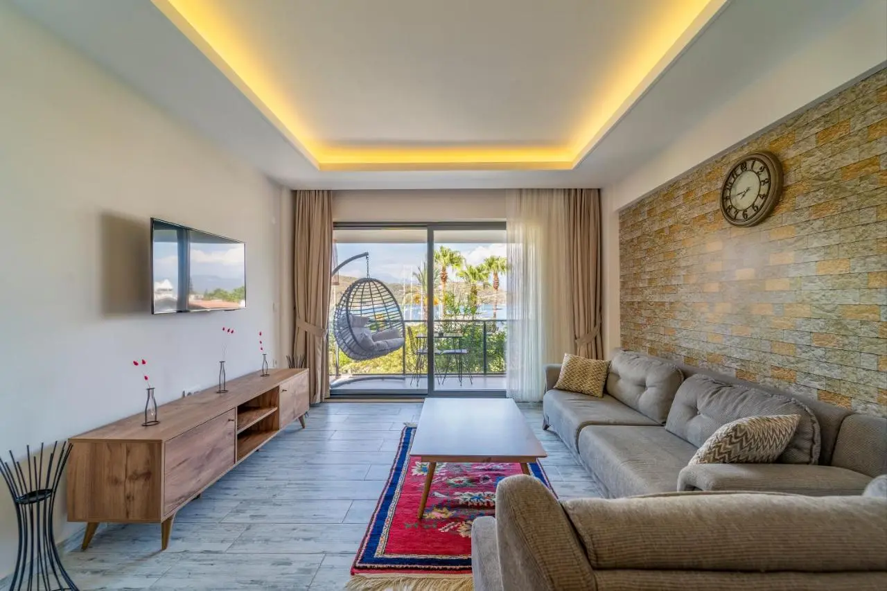 Nakas Suites
