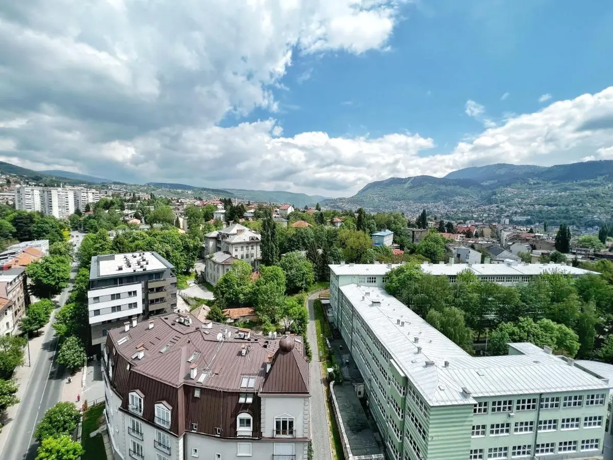 2 bedroom Penthouse in city center, free parking