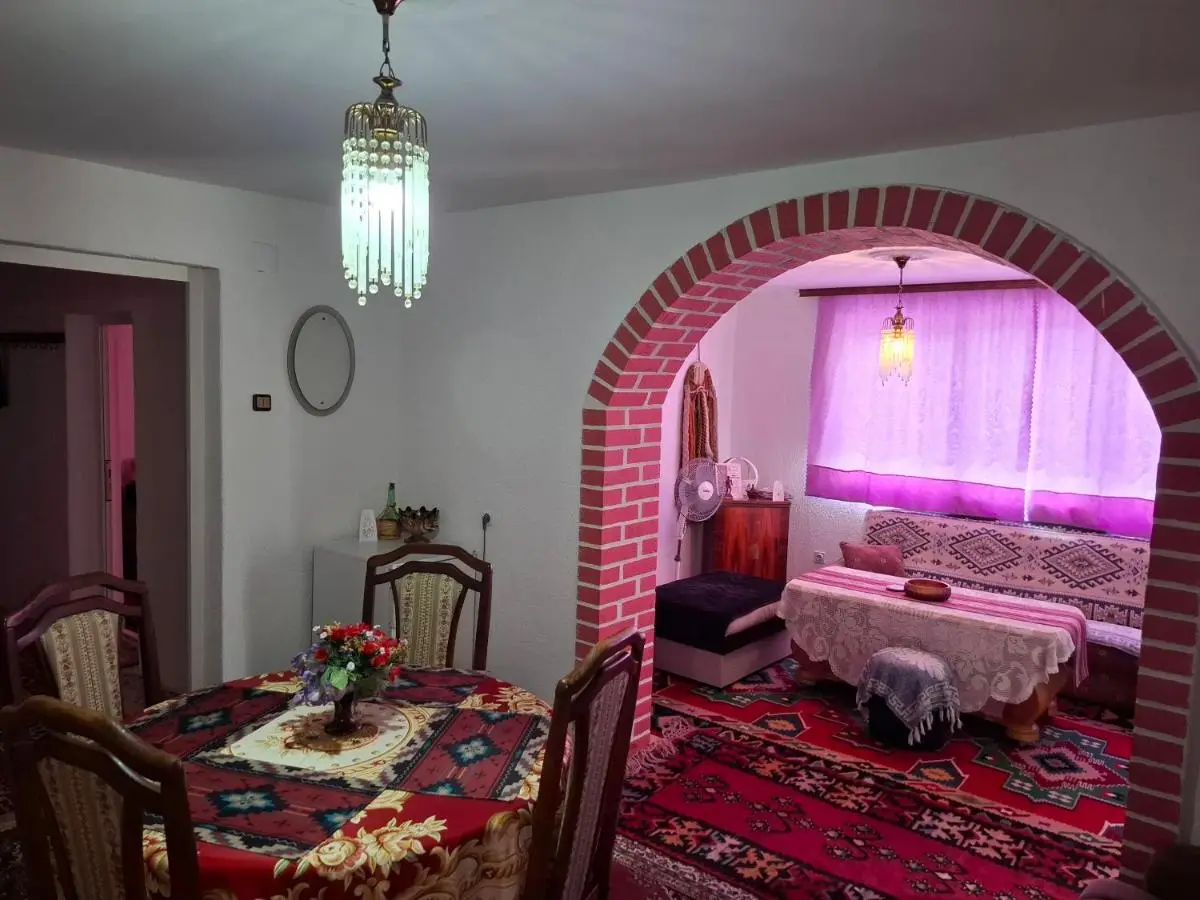 Retro Retreat Izačić