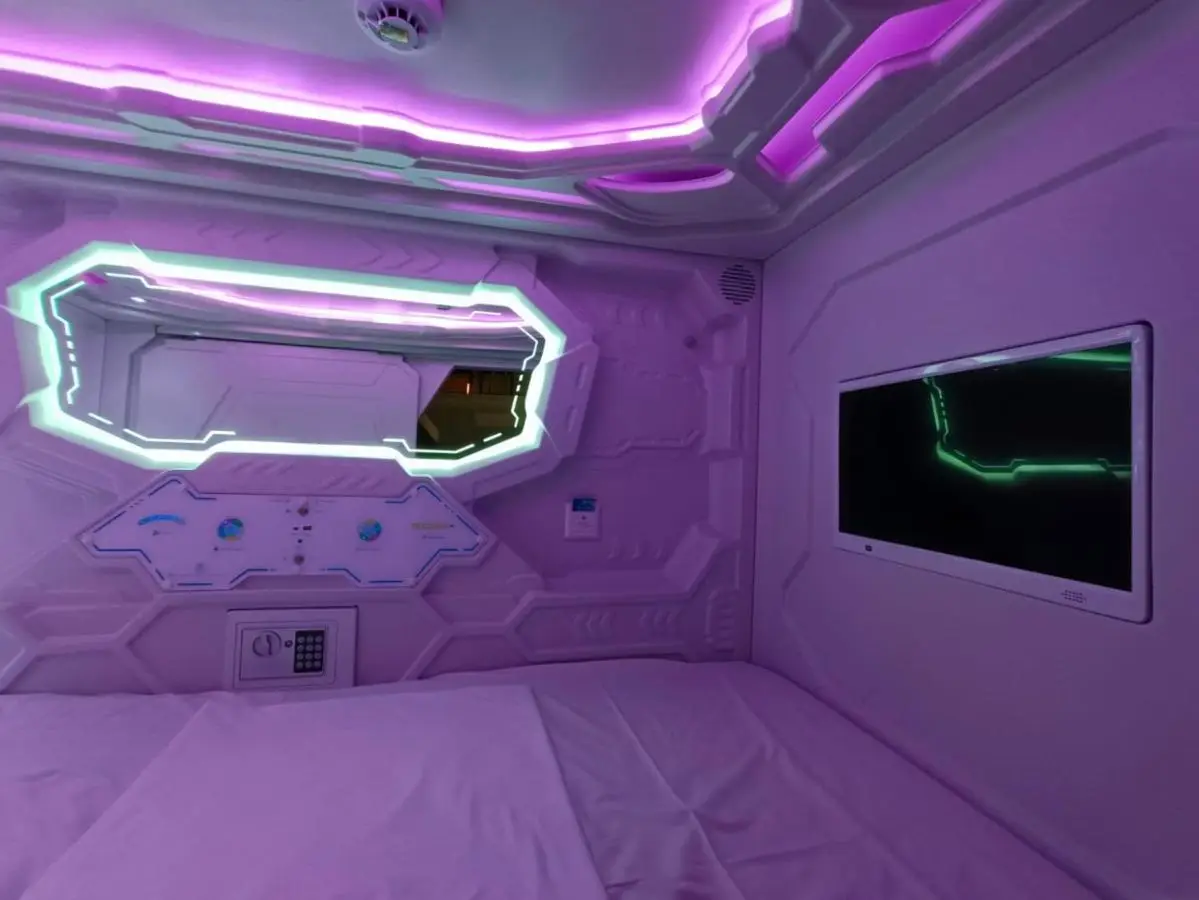 Capsule Hotel Happy lounge