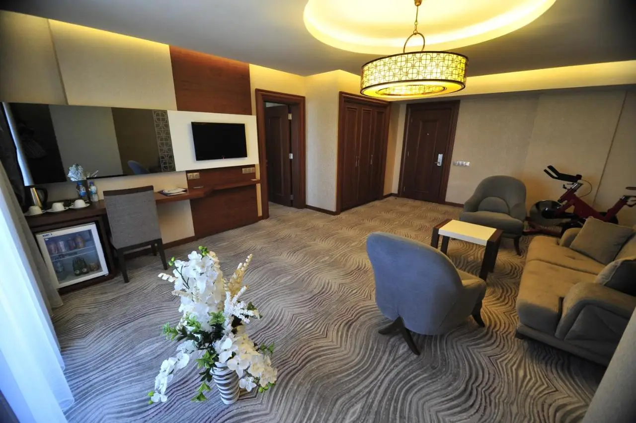 Grand Cenas Hotel