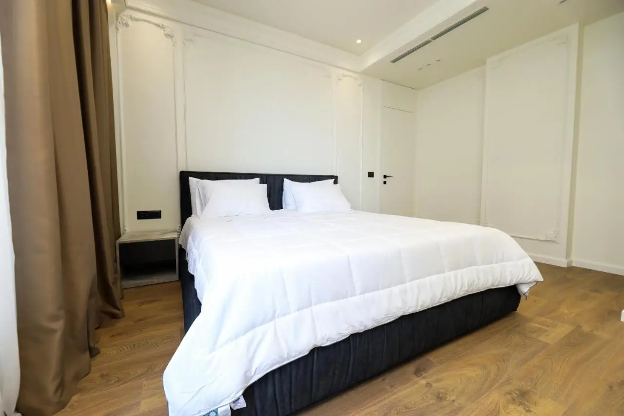 Hotel Adore