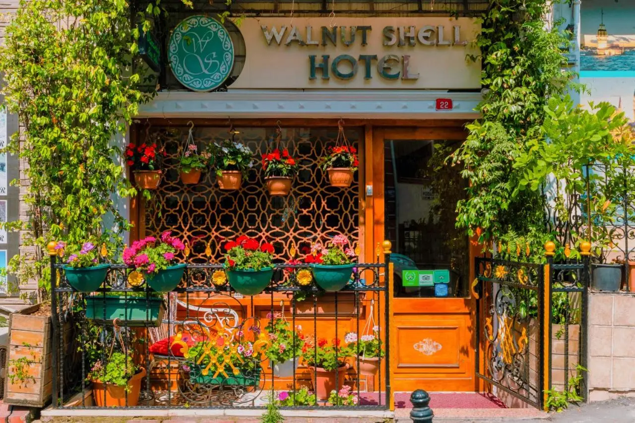 Walnut Shell Hotel