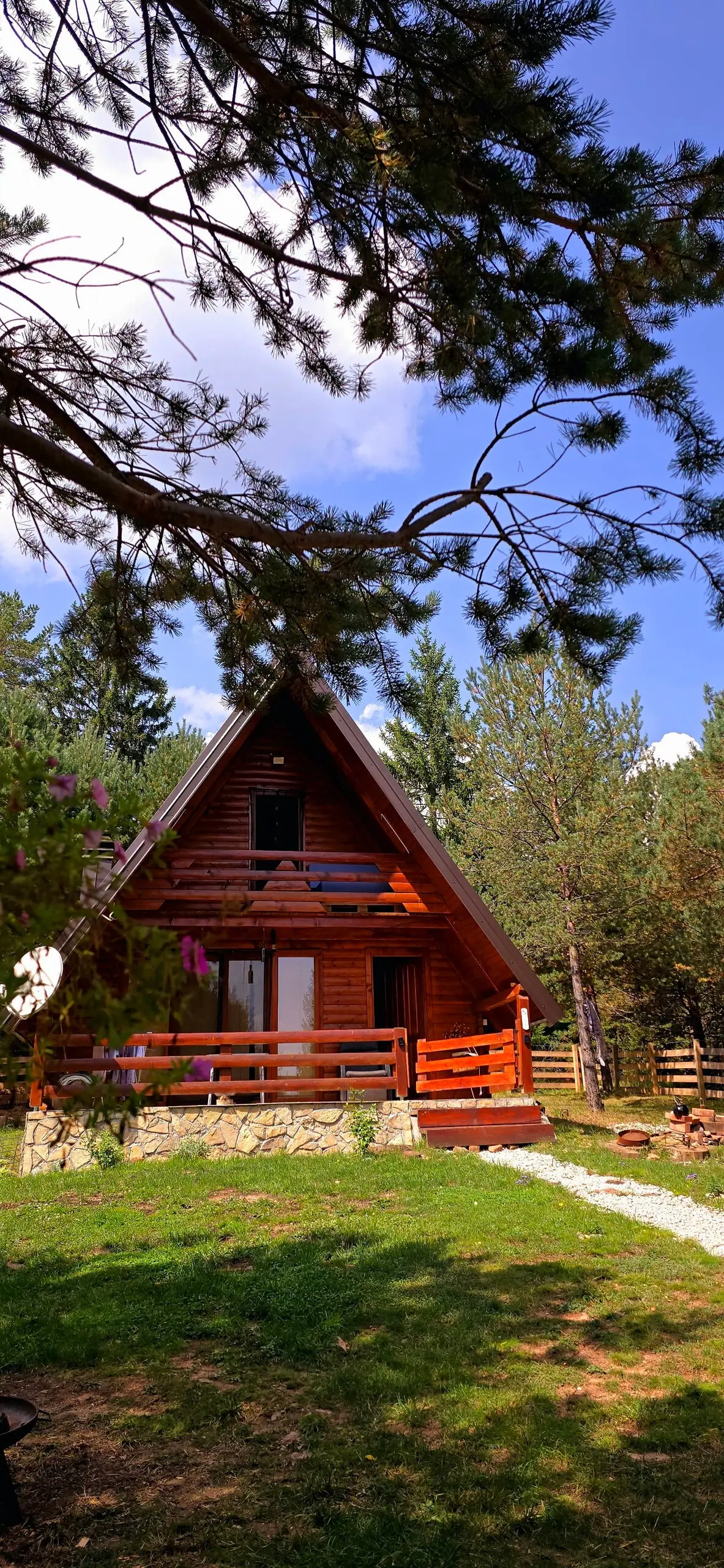 Cozy Forest Hut near Sarajevo with outdoor hot tub
