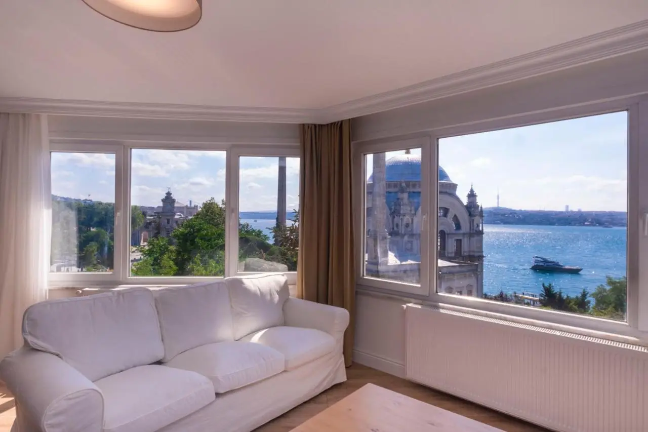 Bosphorus and Palace View Top Floor Apartment