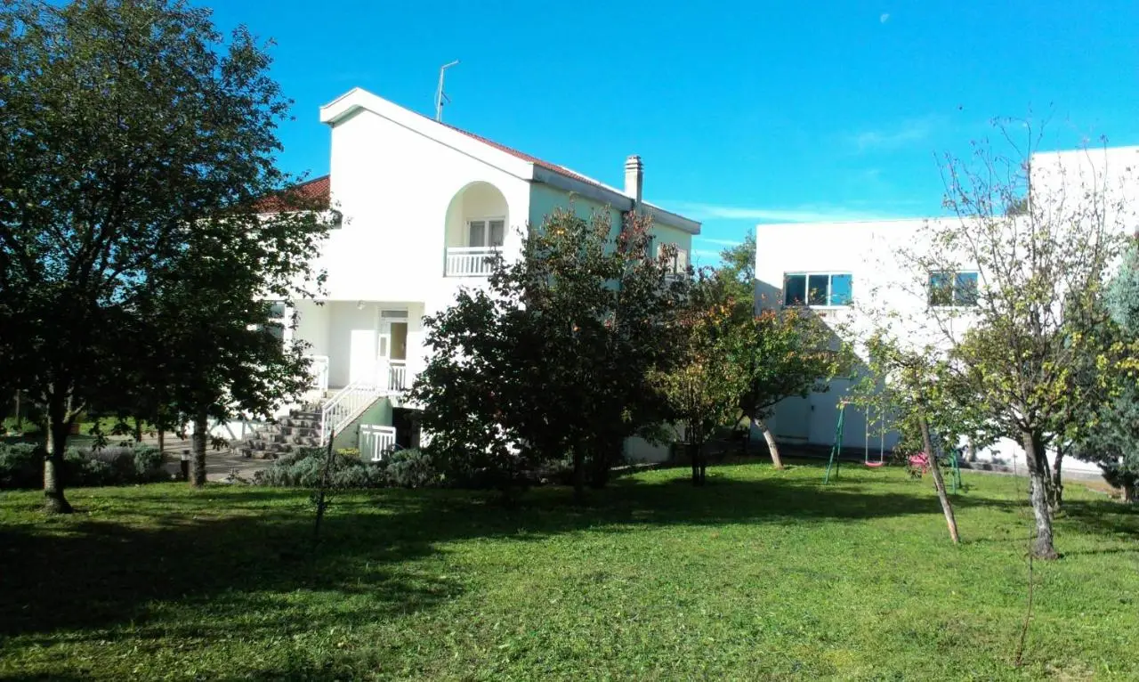 Guesthouse Vionica - Peace & Pool