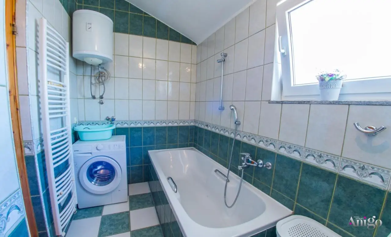 Spacious apartment overlooking Mostar