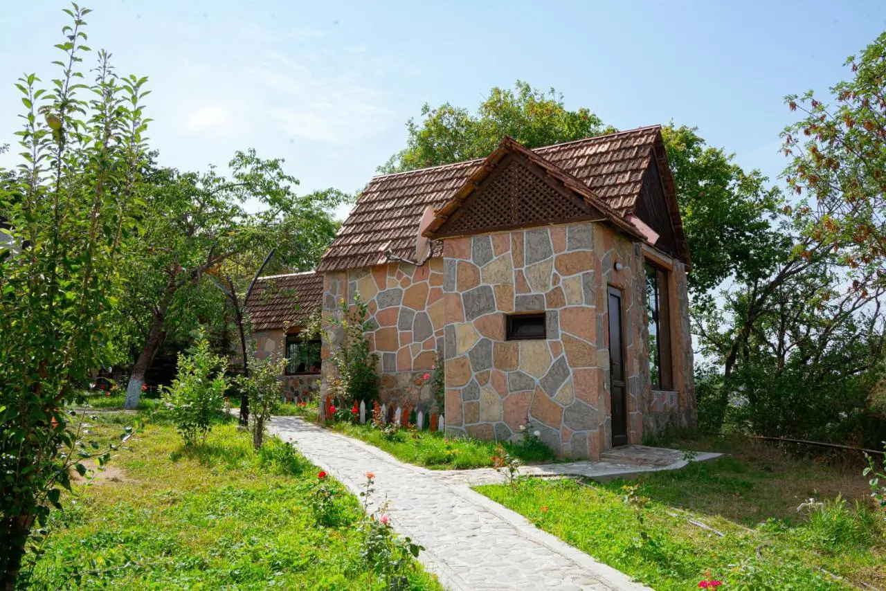 Qachaquch Forest