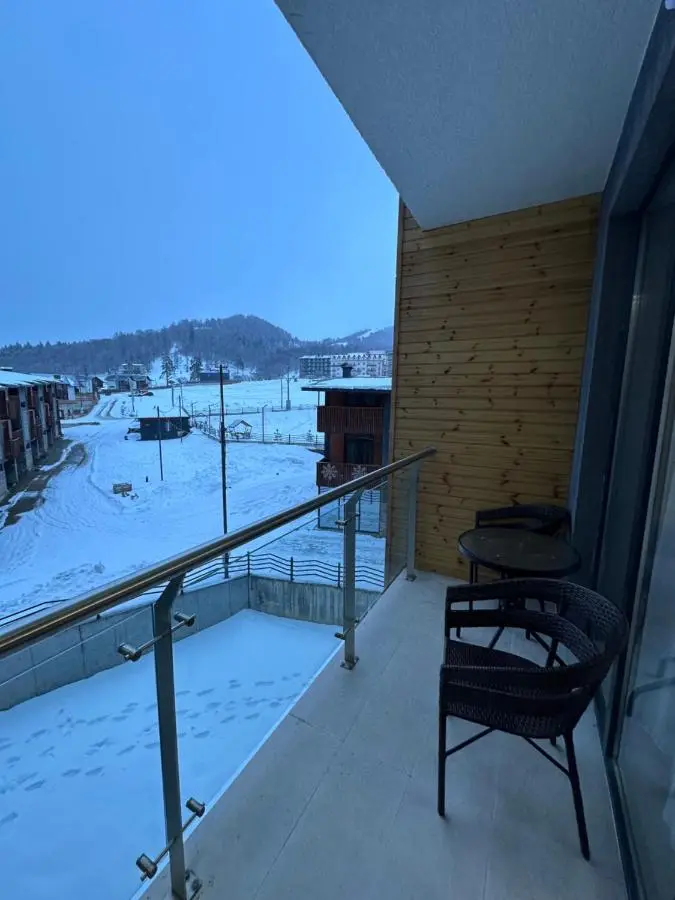 Crystal Apartment with Stunning Mountain Views