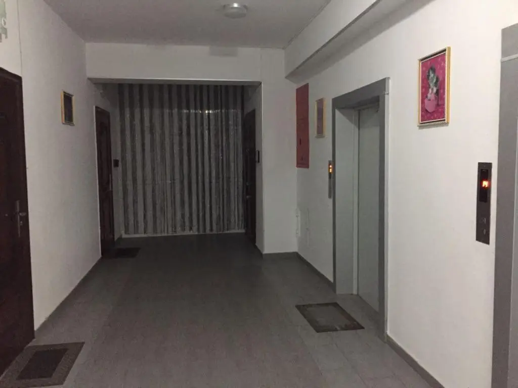 Boulevard Side Apartments