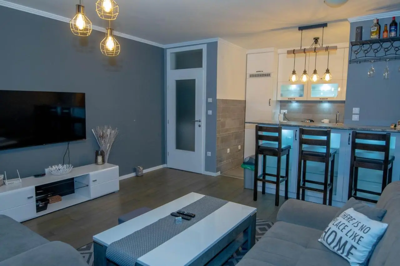 Athena Apartman
