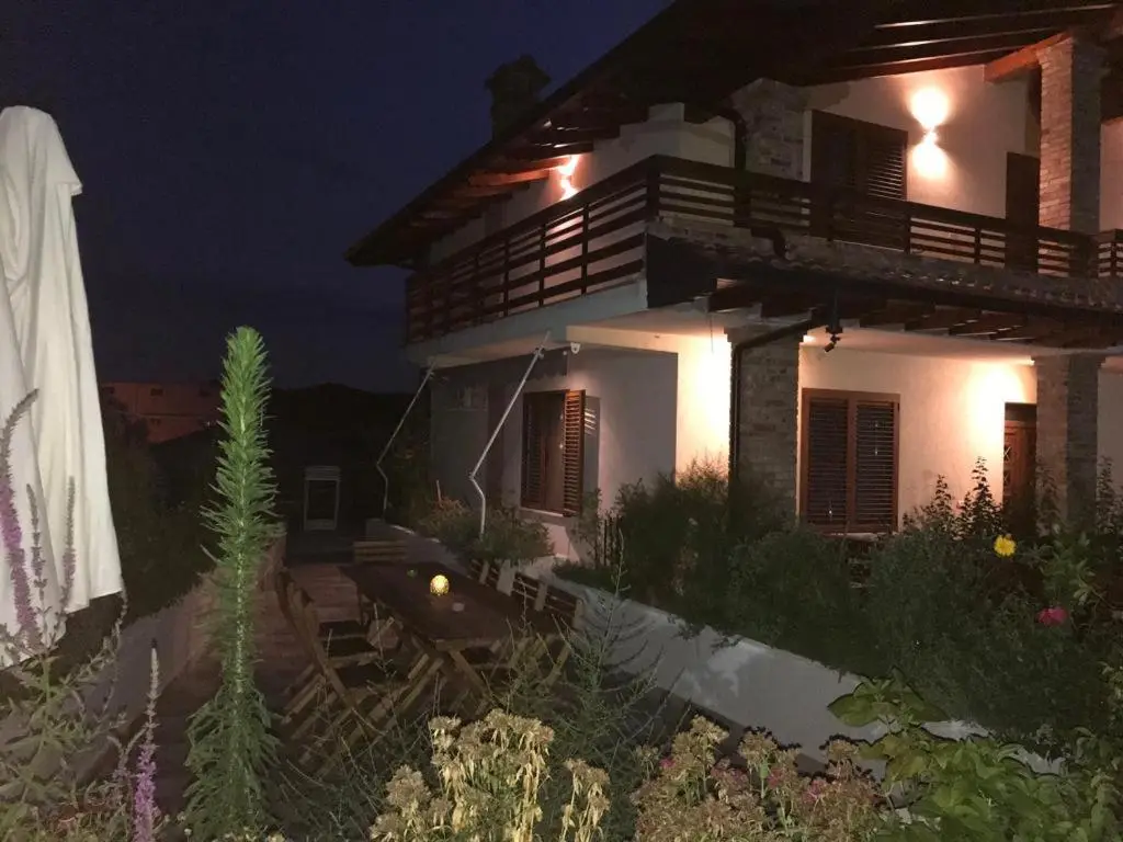 SARA'S VILLA