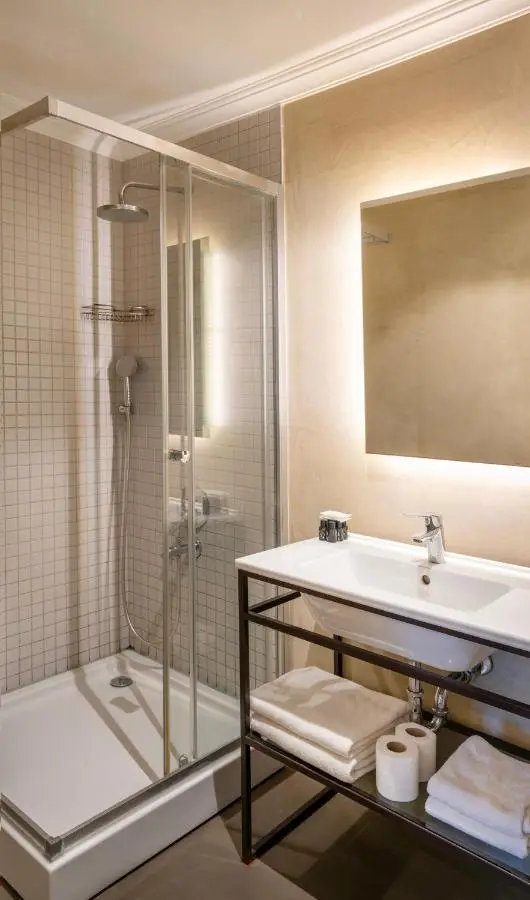 Orya Hotel