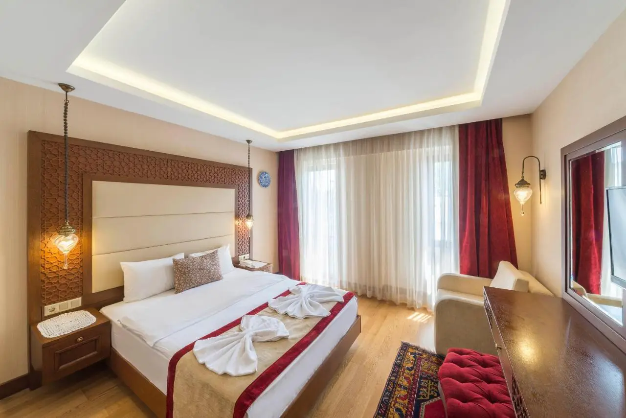 Lalinn Hotel