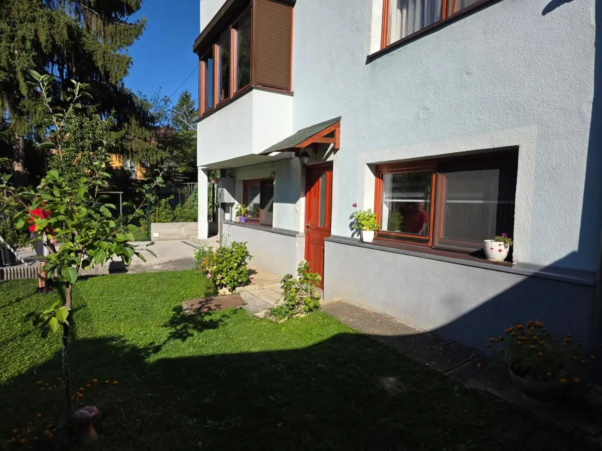 Apartment near center