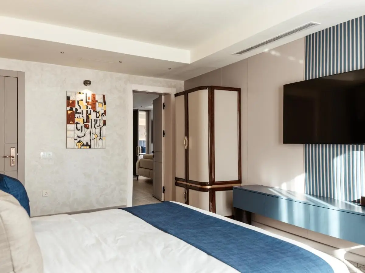 Meridian Luxury Boutique Hotel