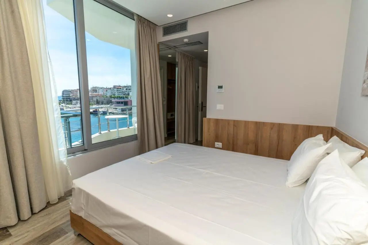 Titania Hotel