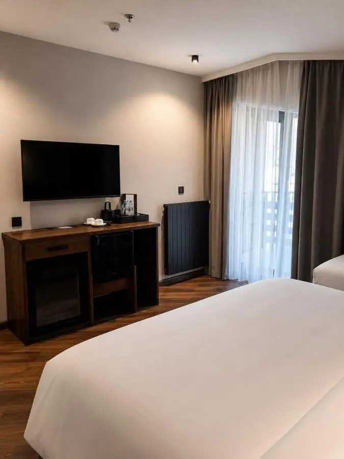 Lens Design Hotel