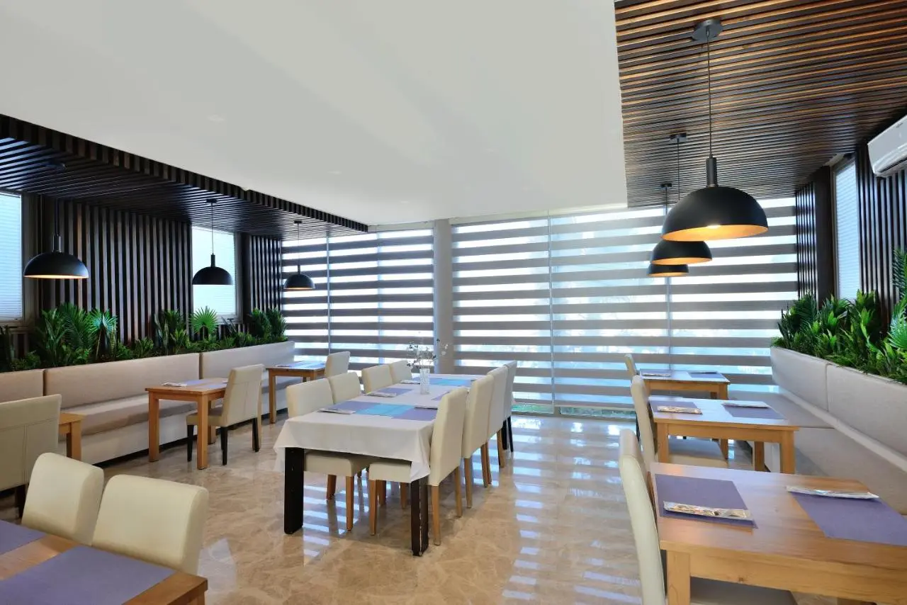 Lugga Boutique Hotel & Beach
