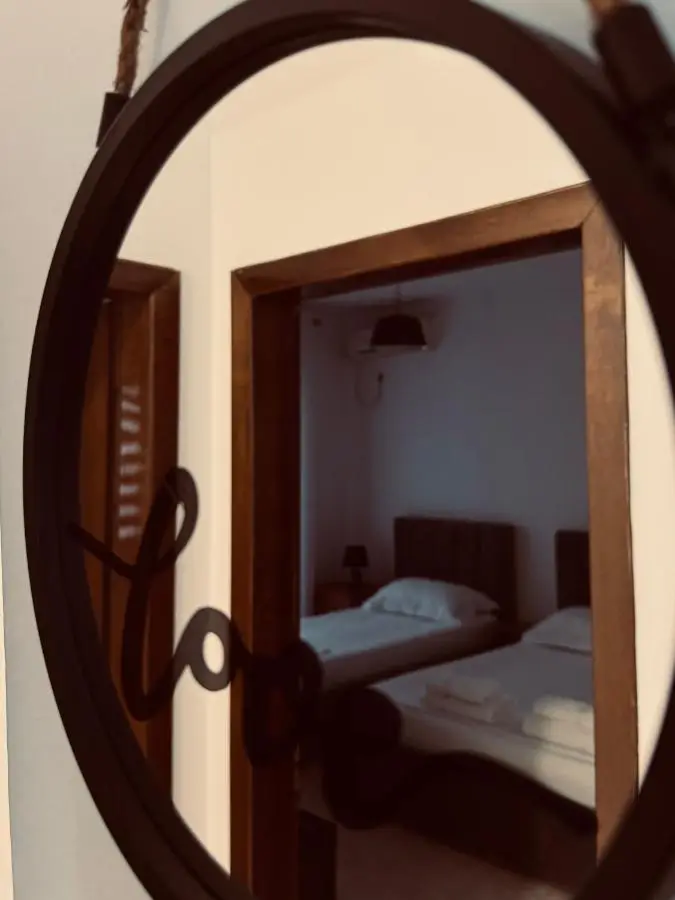 Hi5 Rooms