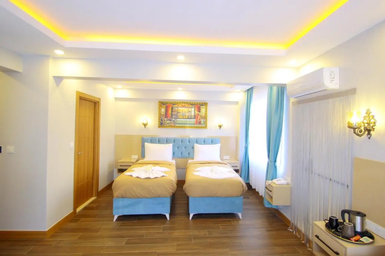 Hira Hotel