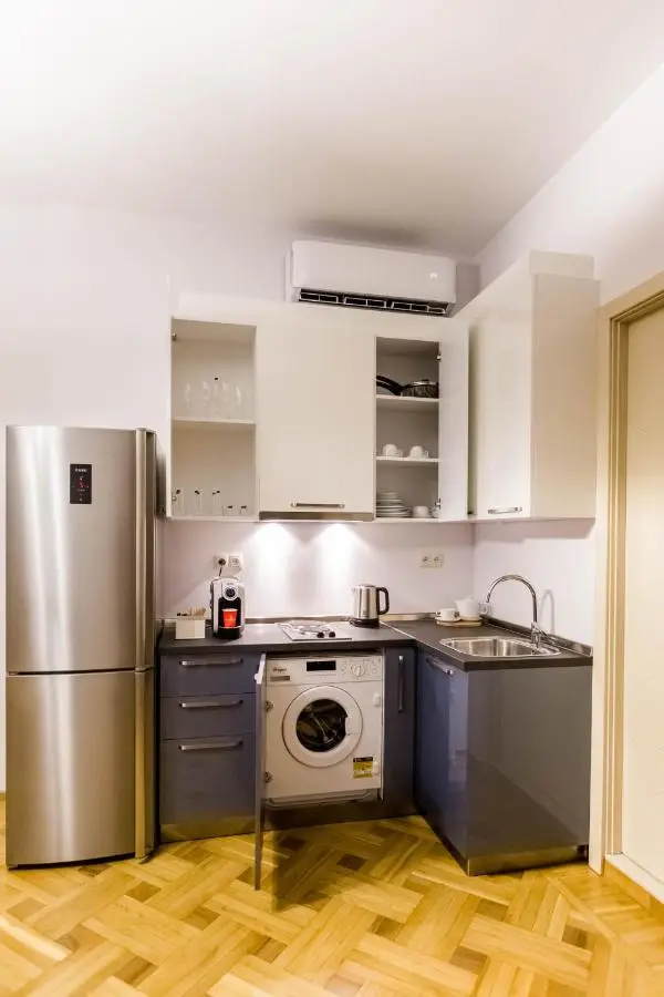 Luxury 3 BR apartment by Freedom square City Center