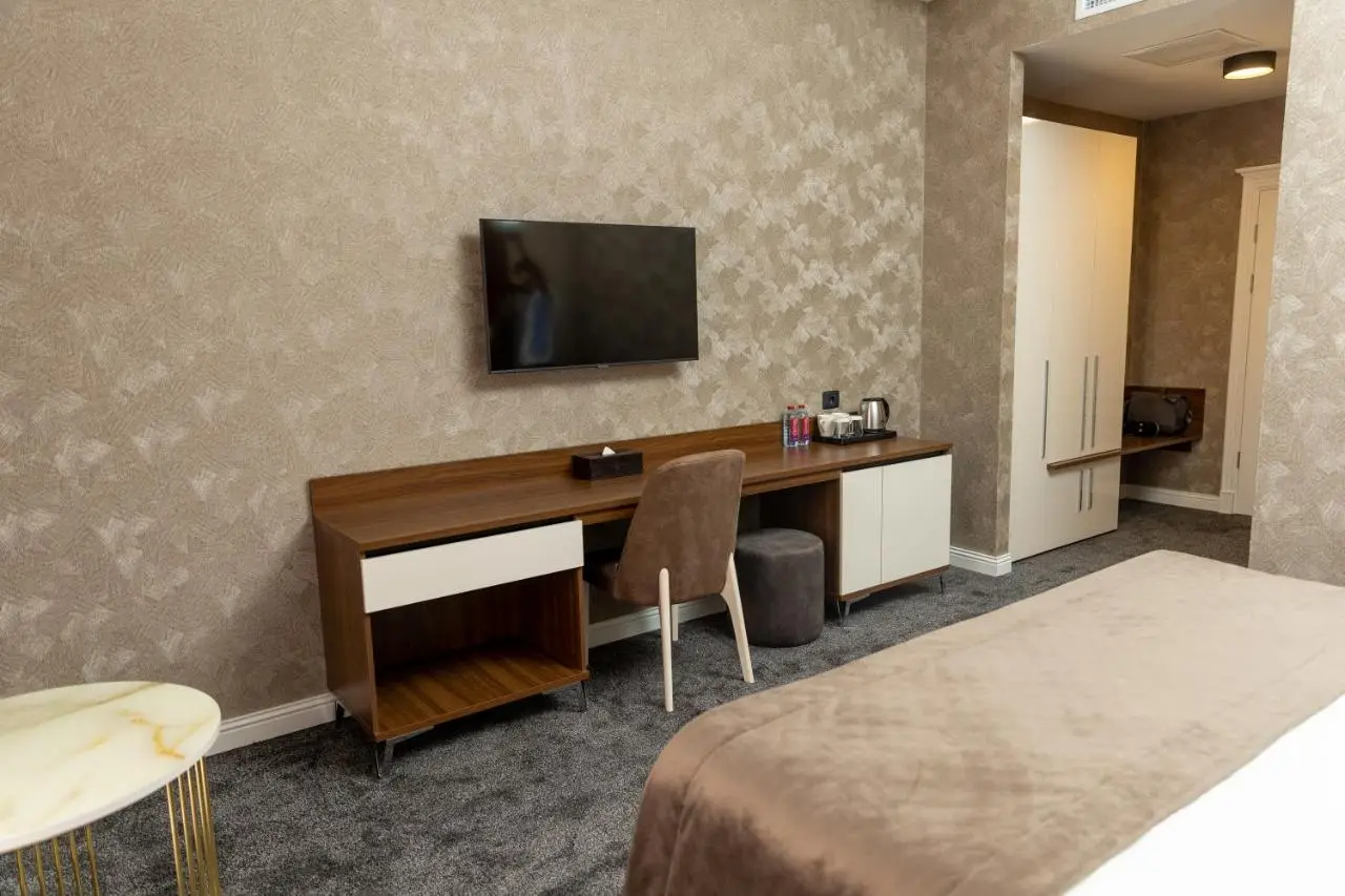 Leon Hotel Spa Ganja