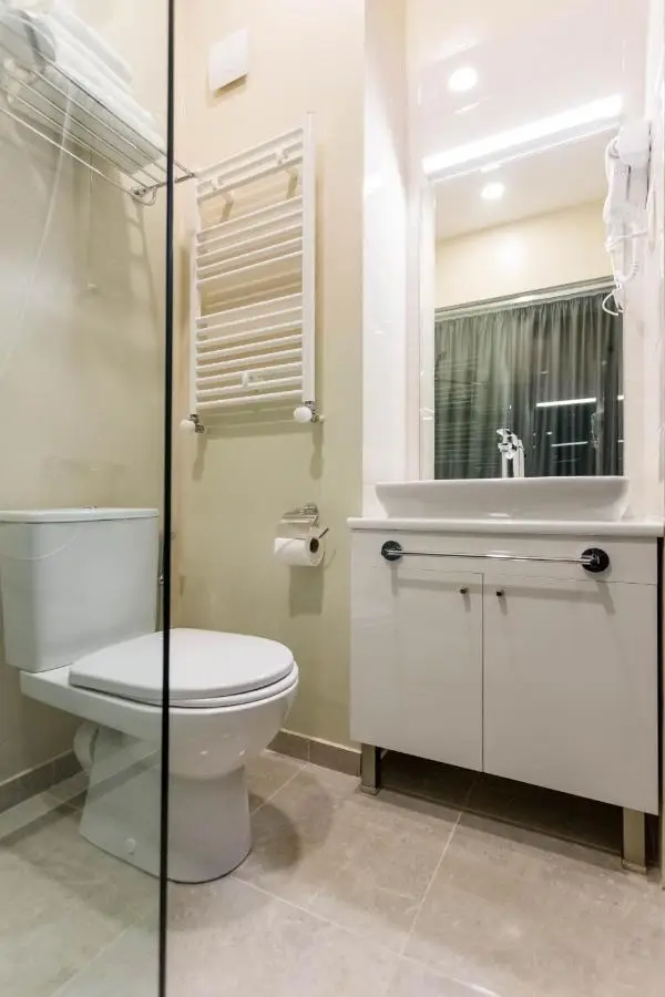 Luxury 3 BR apartment by Freedom square City Center
